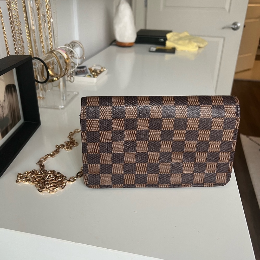 Crossbody bag